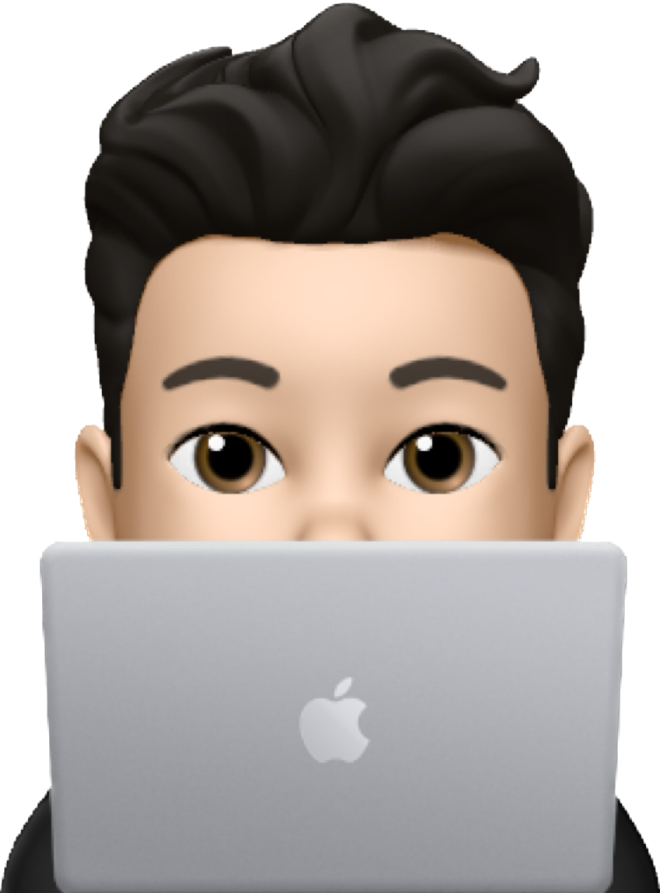 homem-branco-cabelo-preto-atras-de-um-notebook-apple